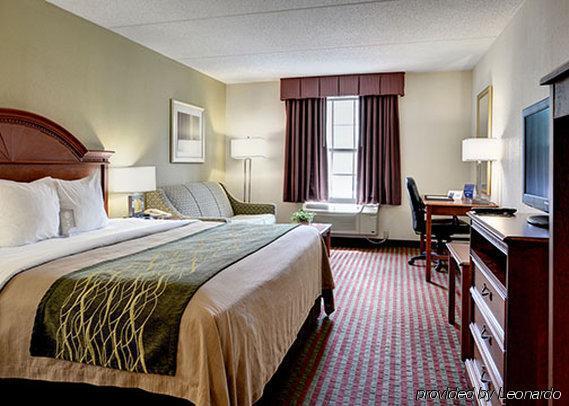 Inn Comfort - Hampton I-64 2*