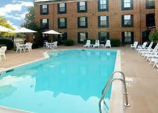 Inn Comfort - Hampton I-64 2*